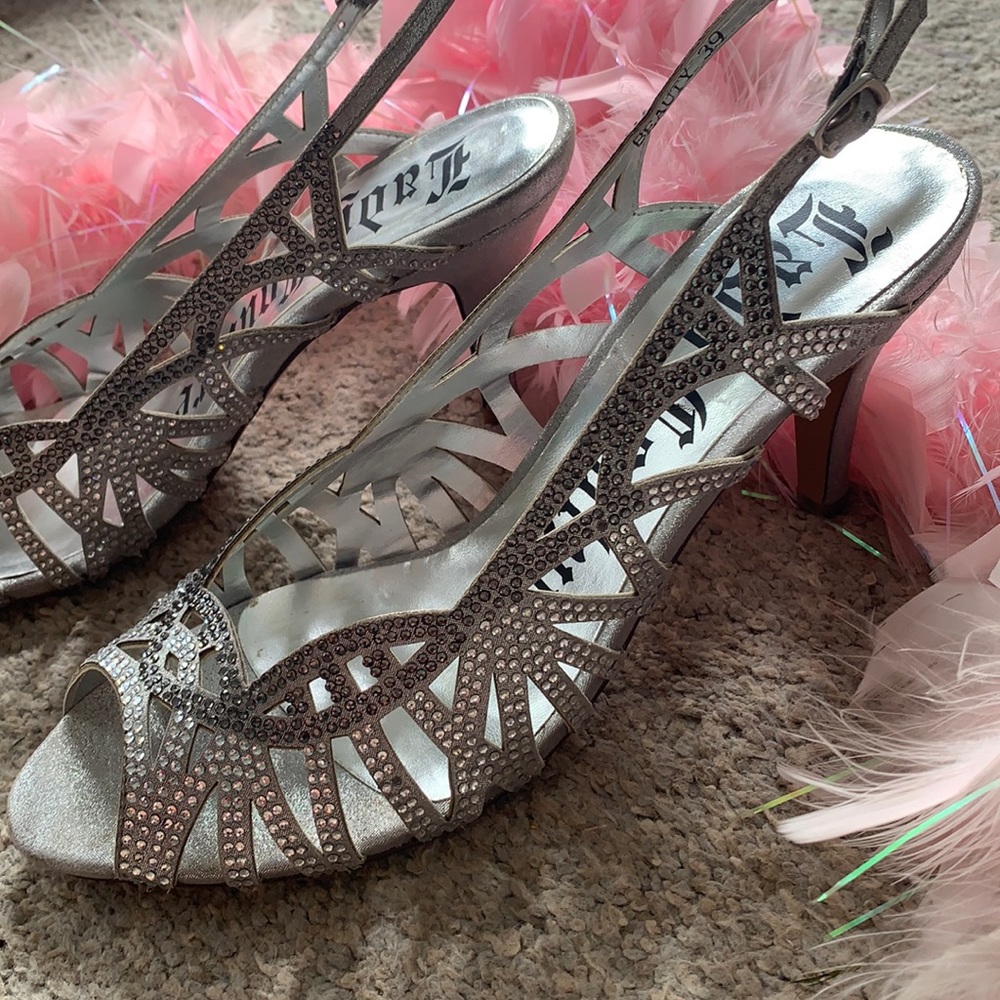 Lady Couture silver heels